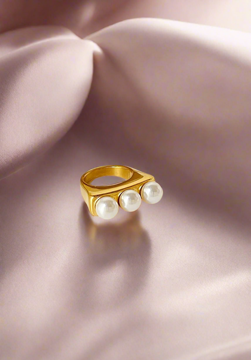 3 Pearls Ring