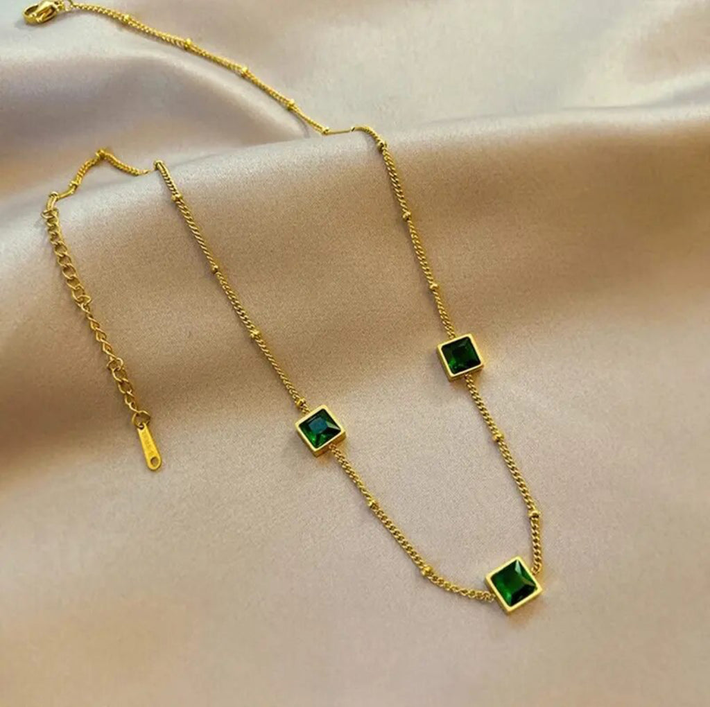 The Ava Necklace